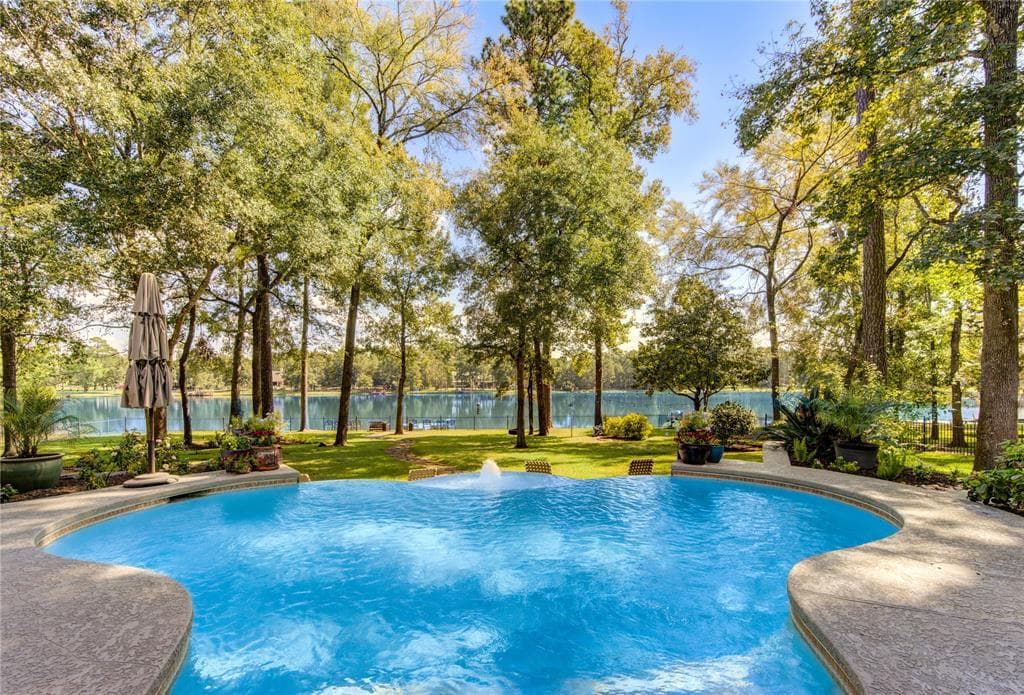 32518 Autumn Forest Ct, Magnolia, TX 77354